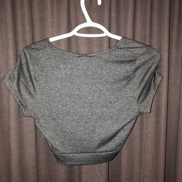 NWT Windsor cropped twist top - Picture 2 of 3